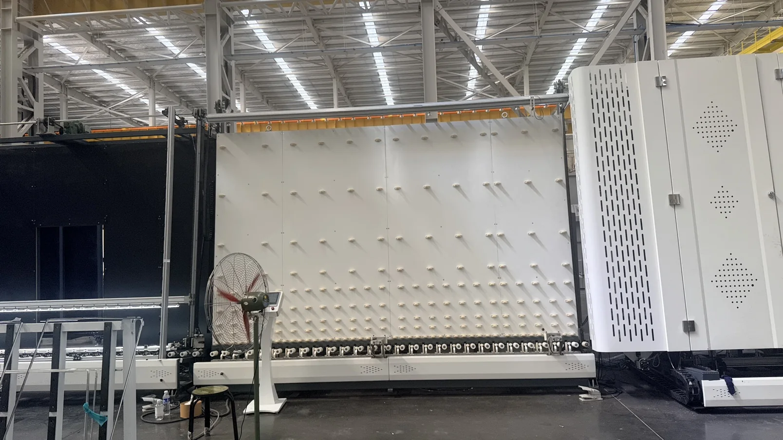 Front view of the insulating glass production line